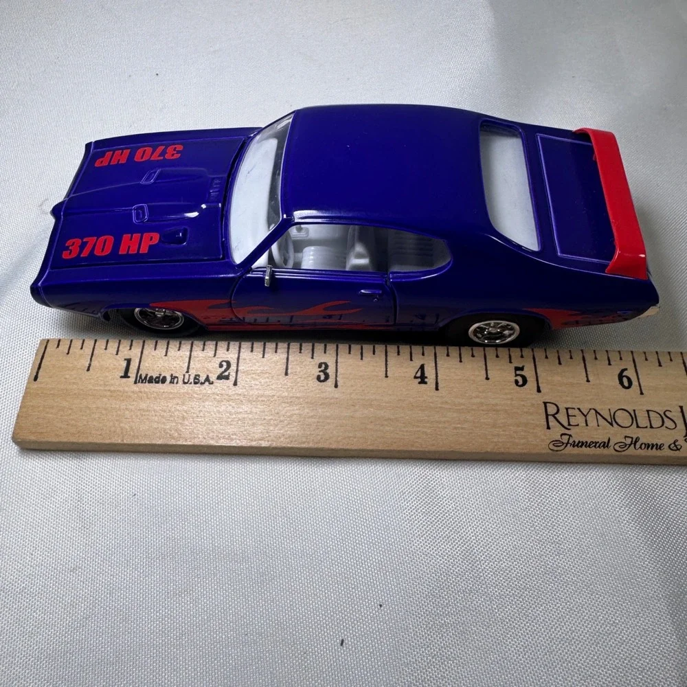 Tootsietoy 2000 Purple 1969 Pontiac GTO Judge Diecast 370 HP 6 Inch Muscle Car